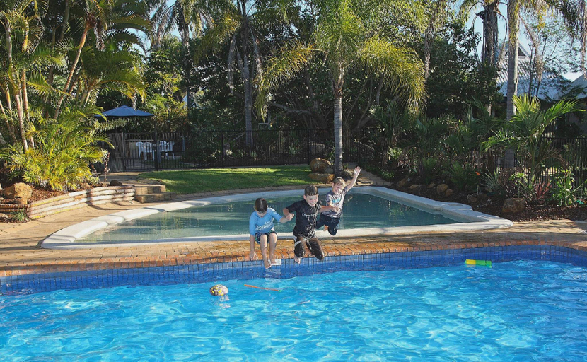 Sport & Beauty 2, Kellys Beach Resort, Burnett - Pt A