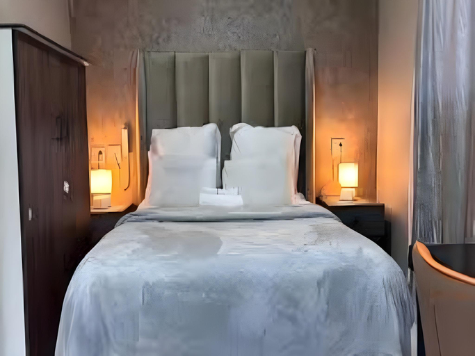 4, 92 HOWARD GUEST HOUSE BENONI, Ekurhuleni