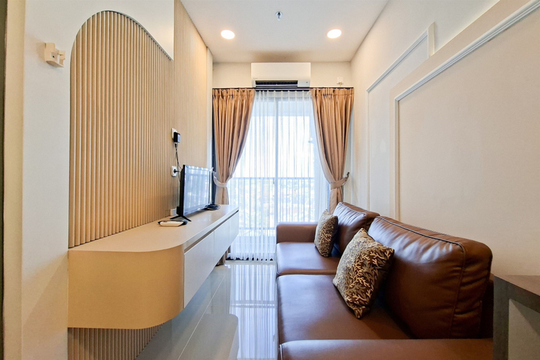 Living room, Homey Beige Tinted 1Br At Apartment Anwa Residence, Tangerang Selatan