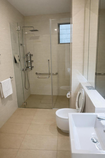 Bathroom 4, Thanksgiving Serviced Residence, Singapura