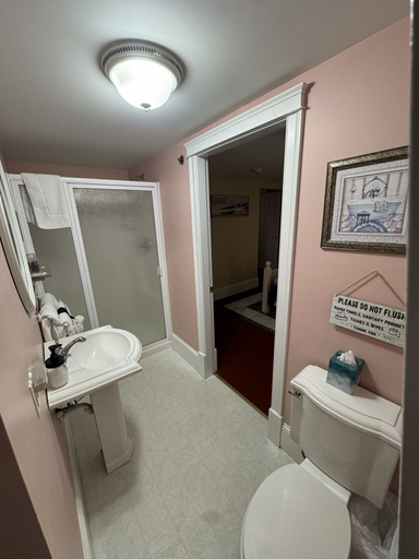 Bathroom 3, The Ballard House Inn, Belknap