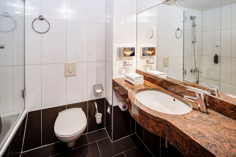 Bathroom 4, Hotel Chateau Kurfürstendamm, Berlin