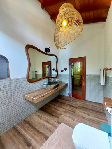 Bathroom 3, Sri Palms, Balapitiya