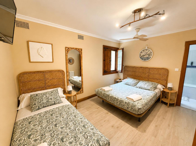 Bedroom, Caserio Kamirune, Vizcaya