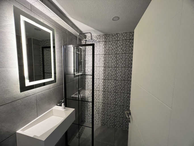 Bathroom 5, Karaca Suite, Gebze
