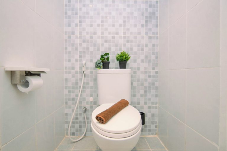 Bathroom 4, Comfort Minimalistic Studio at Tokyo Riverside PIK 2 Apartment, Tangerang
