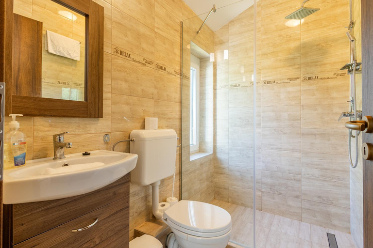 Bathroom 3, Golden Beach Apartments Siofok by BLTN, Siófok