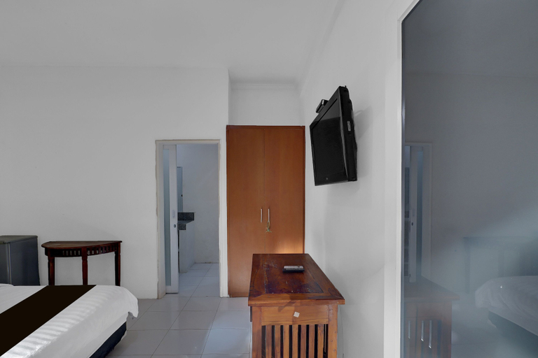 Room 2, Hotel O near Kuta Beach formerly Cozy Ro, Badung