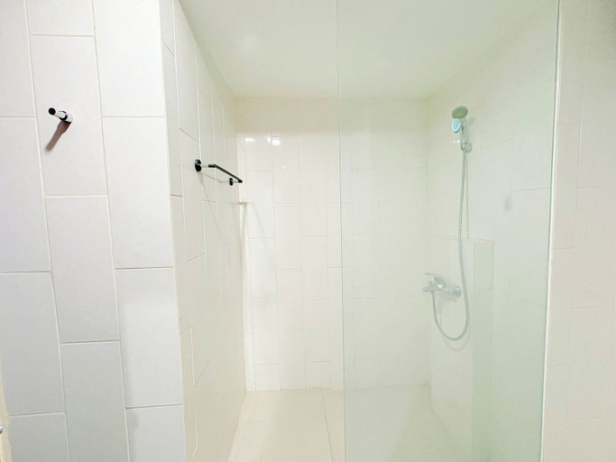 Bathroom 5, Best Deal Studio At Mataram City Apartment, Sleman