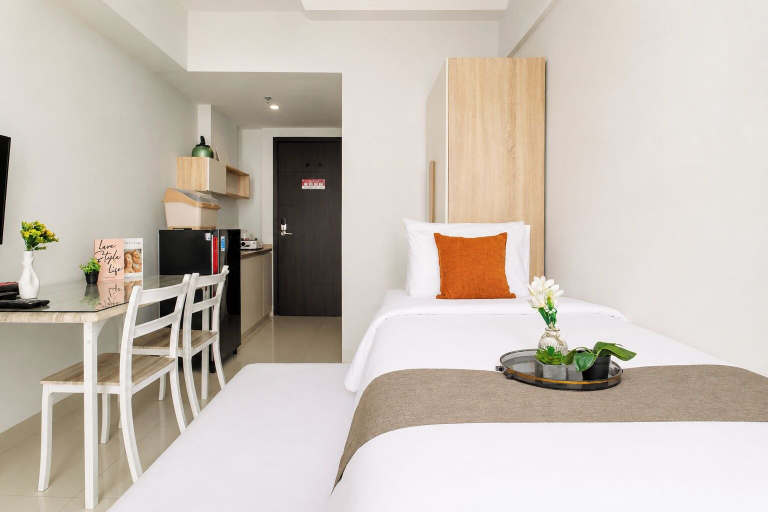 Room 3, Homey And Neat Studio Room At Apartment Citra Living, Jakarta Barat