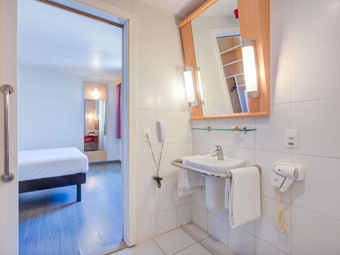 Bathroom 5, ibis Rio de Janeiro Barra da Tijuca, Rio de Janeiro