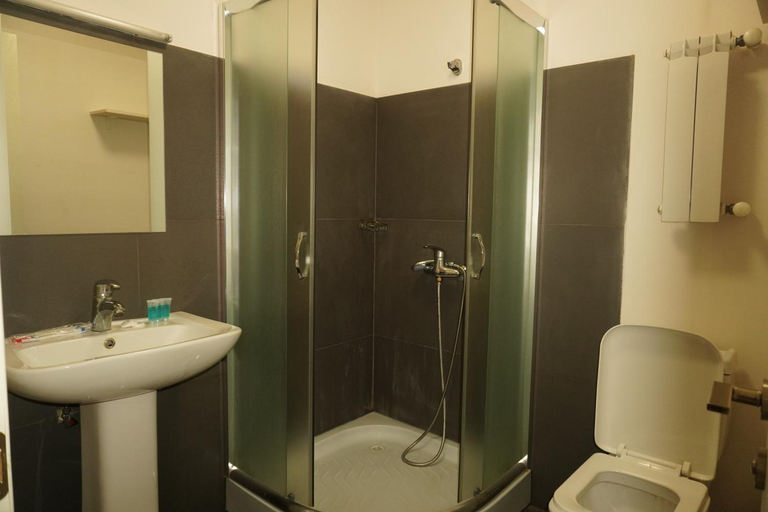 Bathroom 3, Hotel PM Palace, Gardabani