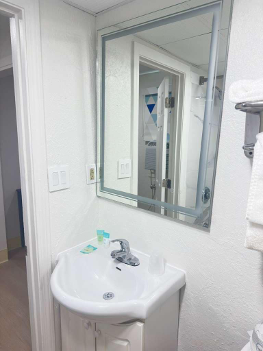 Bathroom 4, Bourne Bridge Inn , Barnstable