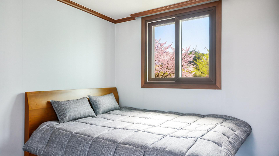 Bedroom, Samcheok Duelkkot Pension, Samcheok