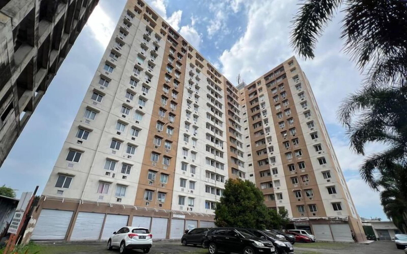 Exterior 2, Restful And Warm Studio At Apartment Menara Rungkut, Surabaya