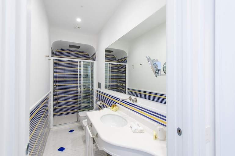 Bathroom 5, Tramonto d'Oro, Salerno
