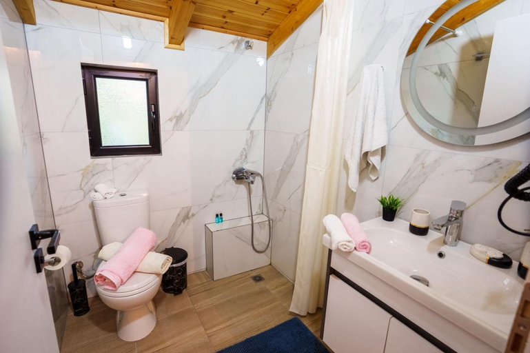 Bathroom 3, Shena The Farm Boutique, Delvinës