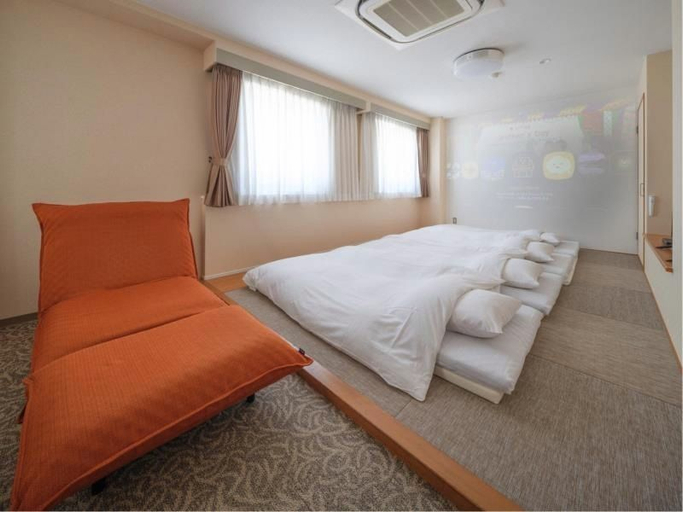 Bedroom 3, Yokaichi Royal Hotel, Higashiōmi