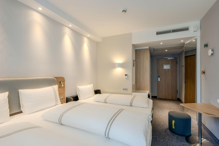 Bedroom 3, Holiday Inn Express Goettingen, Göttingen