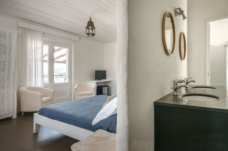 Room 5, Hotiday Vulcano Porto, Messina
