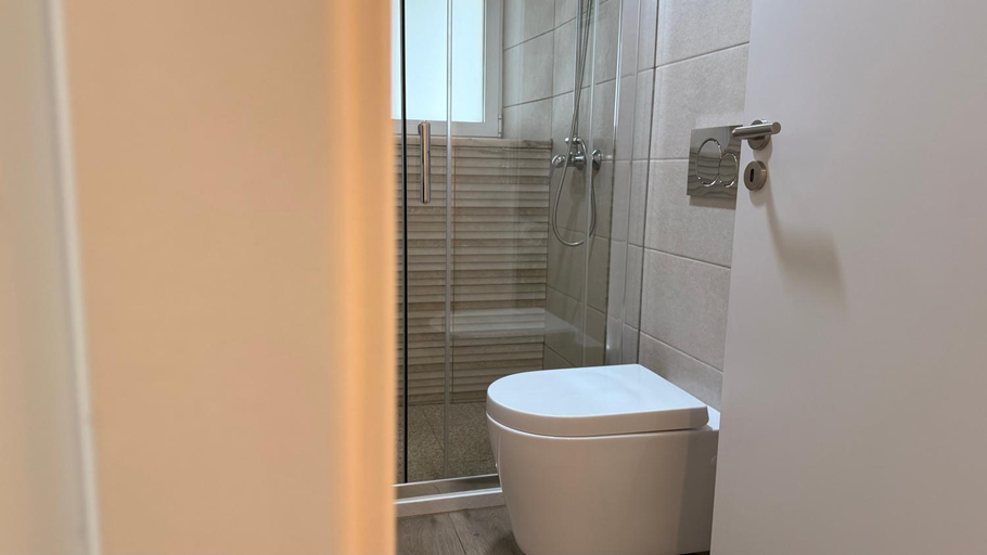 Bathroom 3, Albergue Ultreya, Esposende