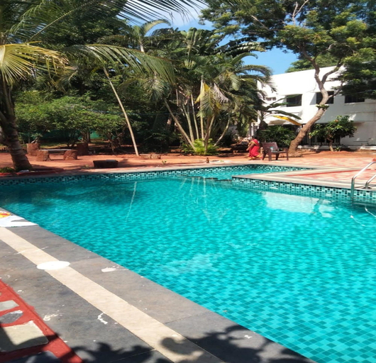 Pool, RK Belle Villa, Viluppuram