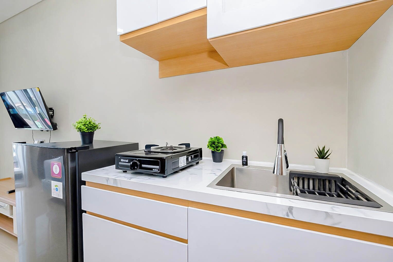 Private kitchen 4, Restful Studio With City View At Royal Sentul Park Apartment, Bogor