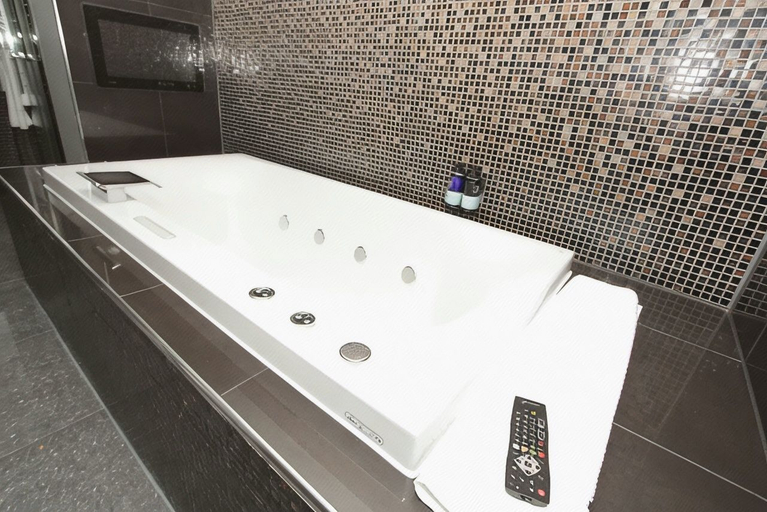 Bathroom 5, Rafayel Hotel And Spa, London