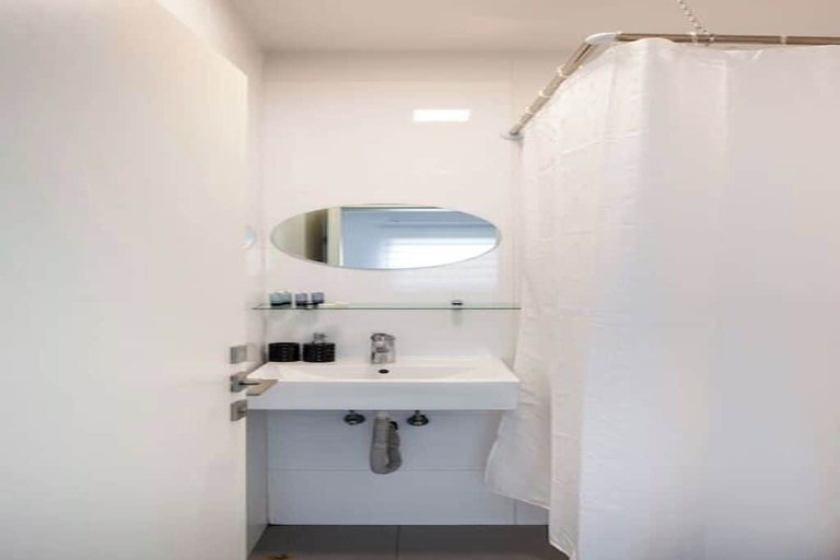 Bathroom 3, Bright 2BR Rooftop Walk to Beach