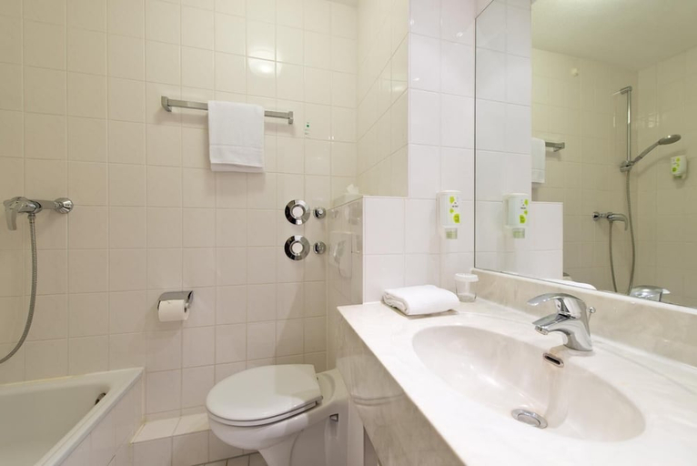 Bathroom 4, ACHAT Hotel Frankenthal in der Pfalz, Frankenthal (Pfalz)