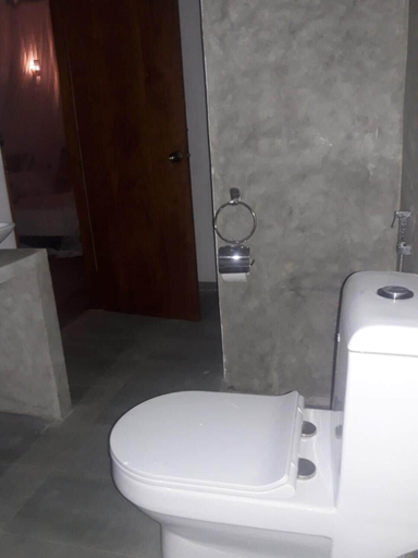 Bathroom 3, Ladun Sigiri Villa, Dambulla