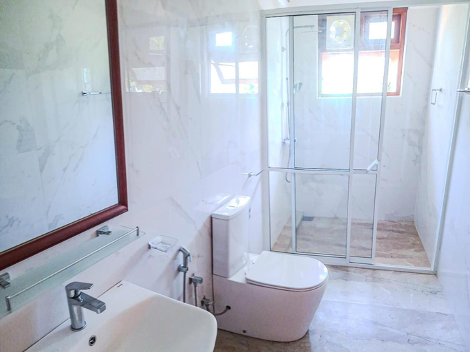 Bathroom 2, Ella, Nine Glow Resort, Ella