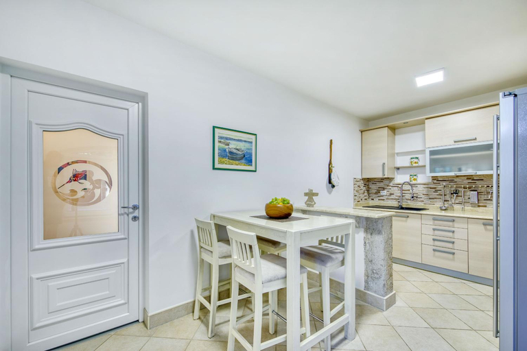 Others 3, Villa Paulina, Starigrad
