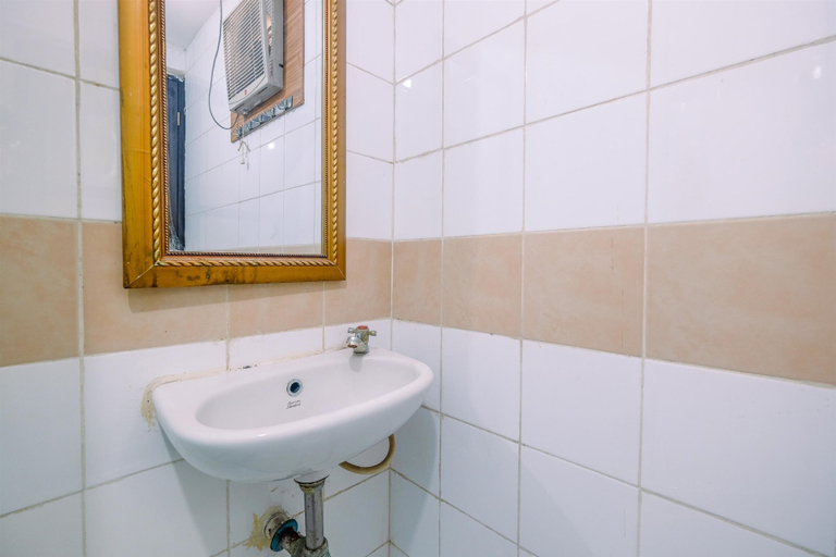 Bathroom 5, Comfy And Minimalist Studio Apartment Metropark Condominium Jababeka, Cikarang