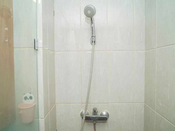 Bathroom 5, 1 Pax Wooden Touch Studio At Citra Living Apartment, Jakarta Barat