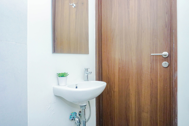 Bathroom 4, Serene Studio At Royal Sentul Park Apartment, Bogor