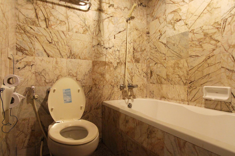 Bathroom 5, AA Pattaya Residence, Pattaya