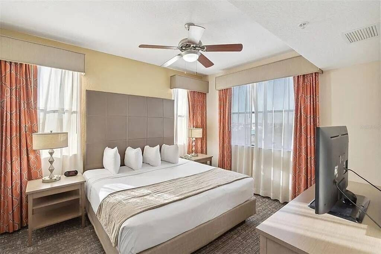 Room 4, 3BR Floridays Suite on I-drive, Orange