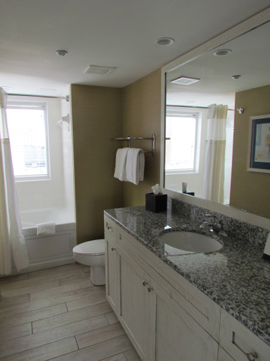 Bathroom 3, Boardwalk Resort Hotel and Villas, Virginia Beach