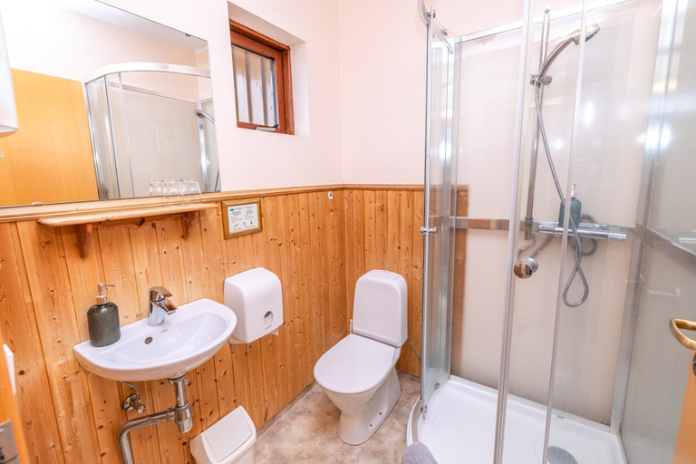 Bathroom 3, Arnanes Country Hotel, Sveitarfélagið Hornafjörður