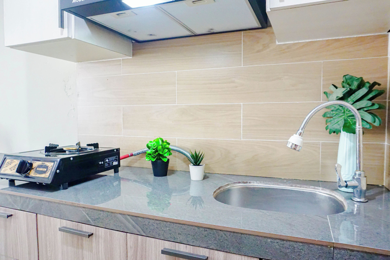 Private kitchen 2, Wood Accent Studio At Royal Sentul Park Apartment, Bogor