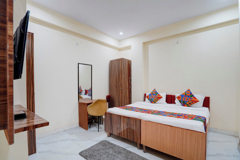 Room 4, Fabhotel Rv, Gautam Buddha Nagar
