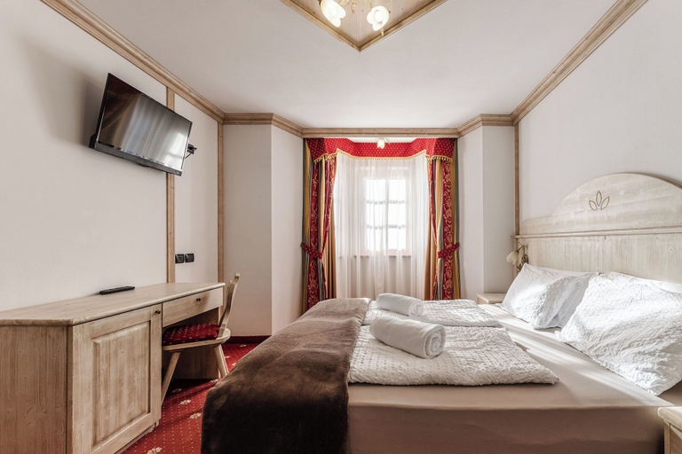 Bedroom 5, HOTEL SASSO ROSSO, Trento