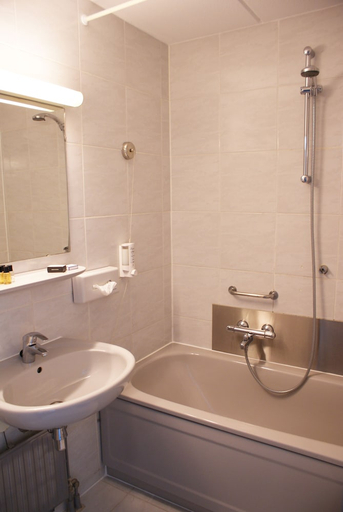 Bathroom, Fletcher Hotel Nieuwvliet Bad, Sluis