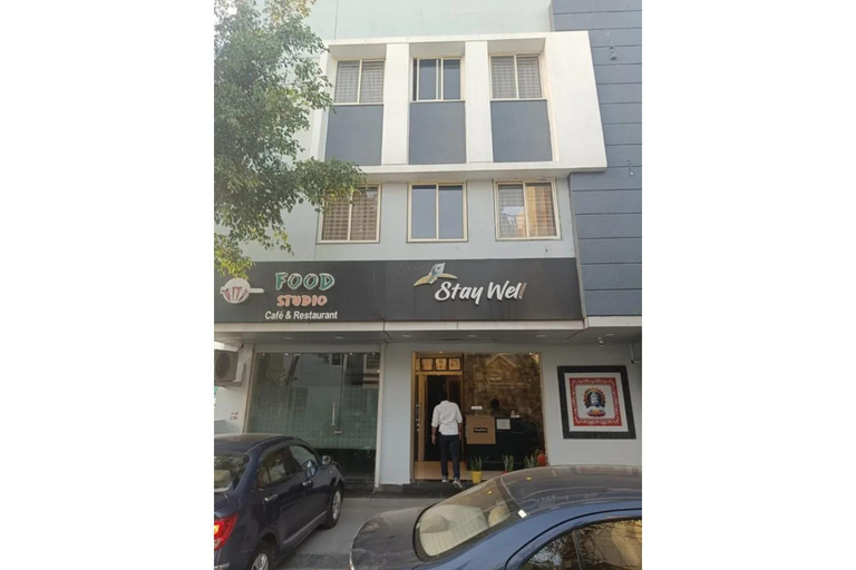 Entrance, Hotel Staywell, Indore