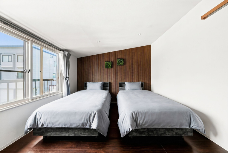 Room 1, VIOLET GARDEN, Furano