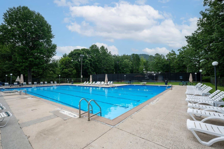 Sport & Beauty 5, Mountain Views in Private Lake and Golf Community!, Pickens