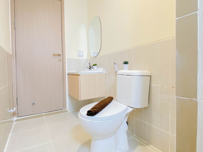 Bathroom 4, Modern Versatile 3Br At Meikarta District 2 Apartment, Cikarang