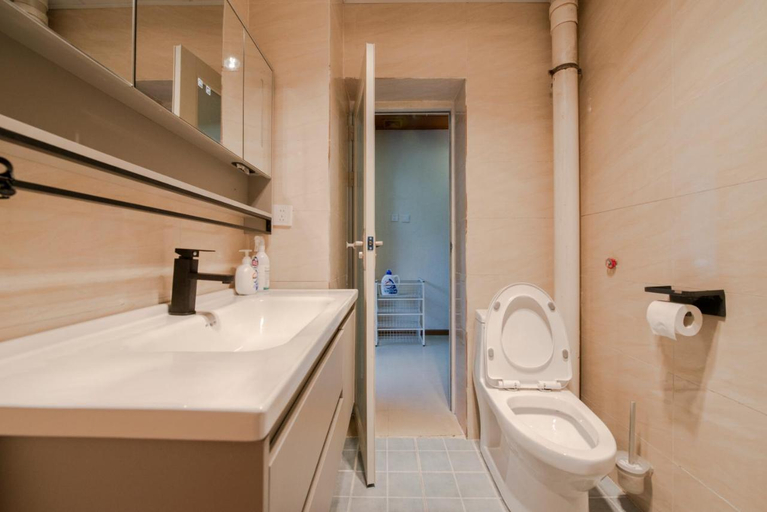 Bathroom 5, Arthur's Roof-Top, Chengdu