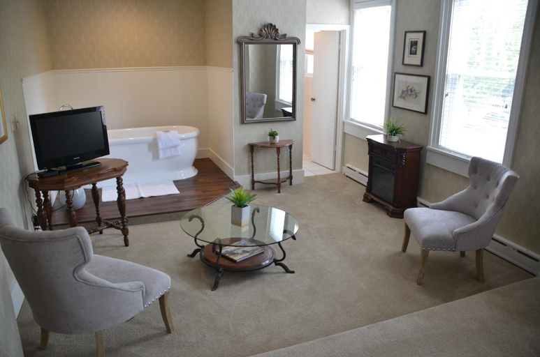 Others 3, Maplewood Hotel, Allegan